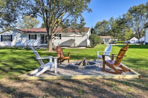 Warm and Cozy Buckeye Lake Home Yard and Patios!